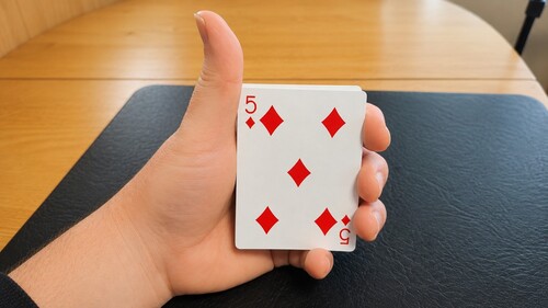 Correct hand position for holding the deck